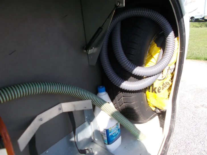 Fahrzeugbild Dethleffs Camper 430 DB mit Vorzelt #17