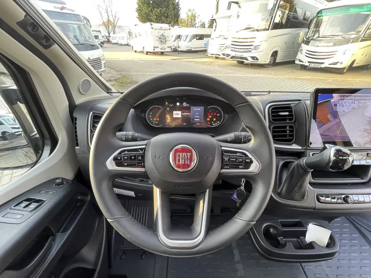 Fahrzeugbild Hymer Yosemite *Aufstelldach*Dieselheizung* #10