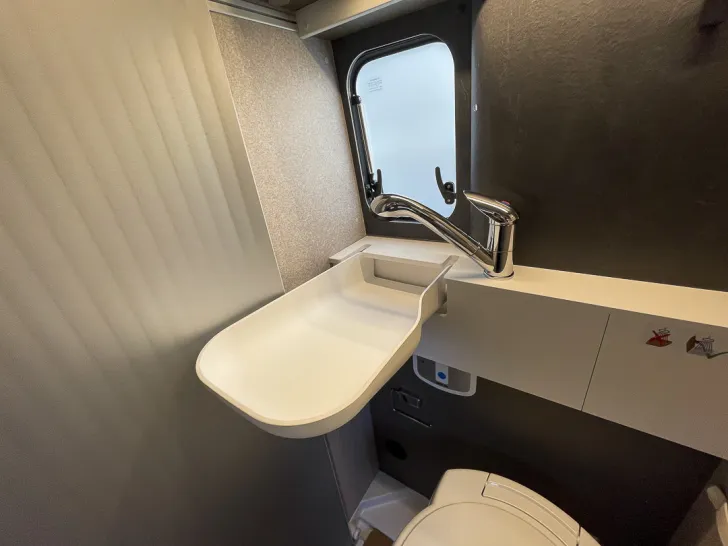 Fahrzeugbild Hymer Yosemite *Aufstelldach*Dieselheizung* #31