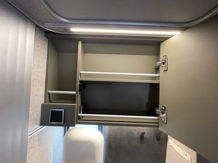 Fahrzeugbild Hymer Yosemite *Aufstelldach*Dieselheizung* #32