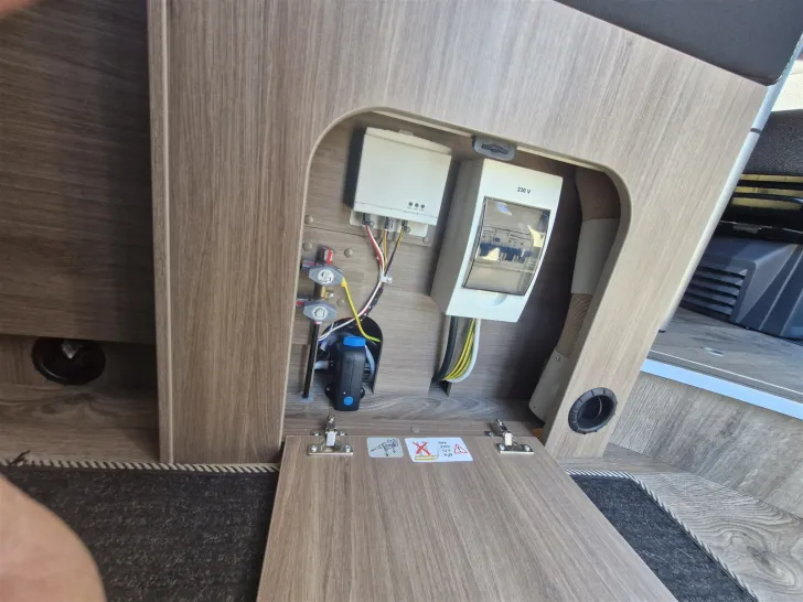 Fahrzeugbild Carado CV640 Entry *e.-Trittstufe*AWT isoliert/beheizt* #28