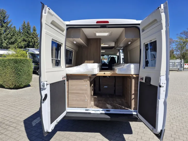 Fahrzeugbild Carado CV640 Entry *e.-Trittstufe*AWT isoliert/beheizt* #36