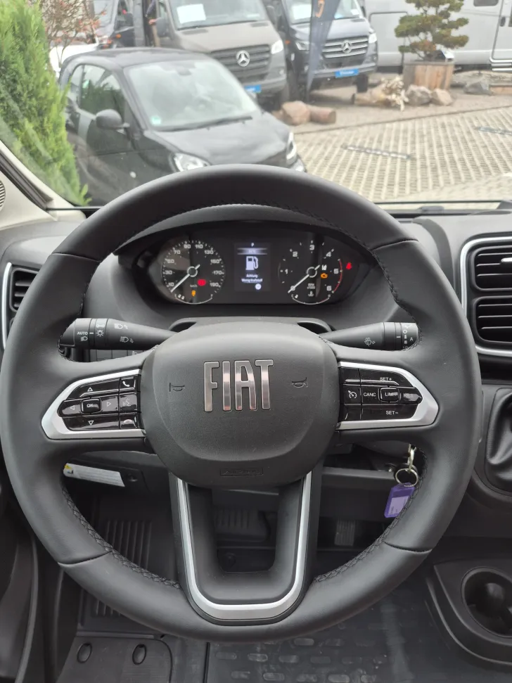 Fahrzeugbild Carado T447 pro+ *Hubbett*Markise*Safety-Paket* #9