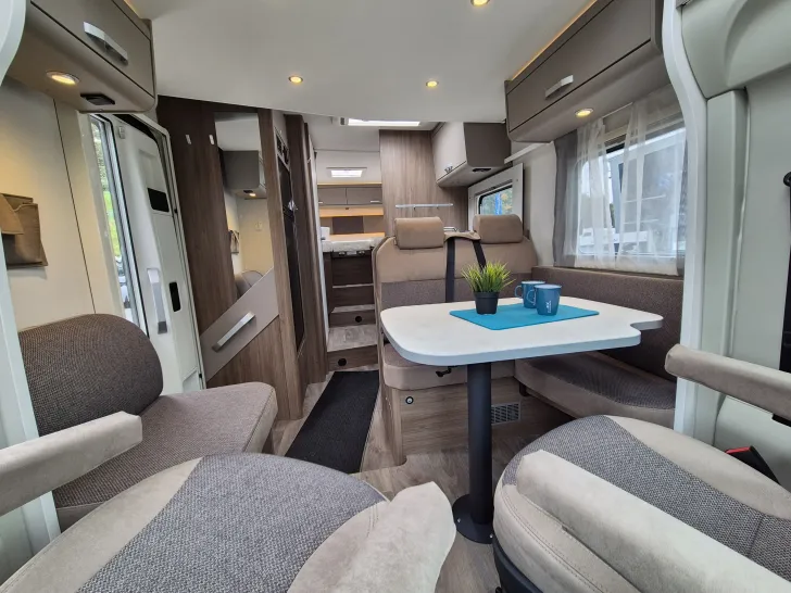 Fahrzeugbild Carado T447 pro+ *Hubbett*Markise*Safety-Paket* #12