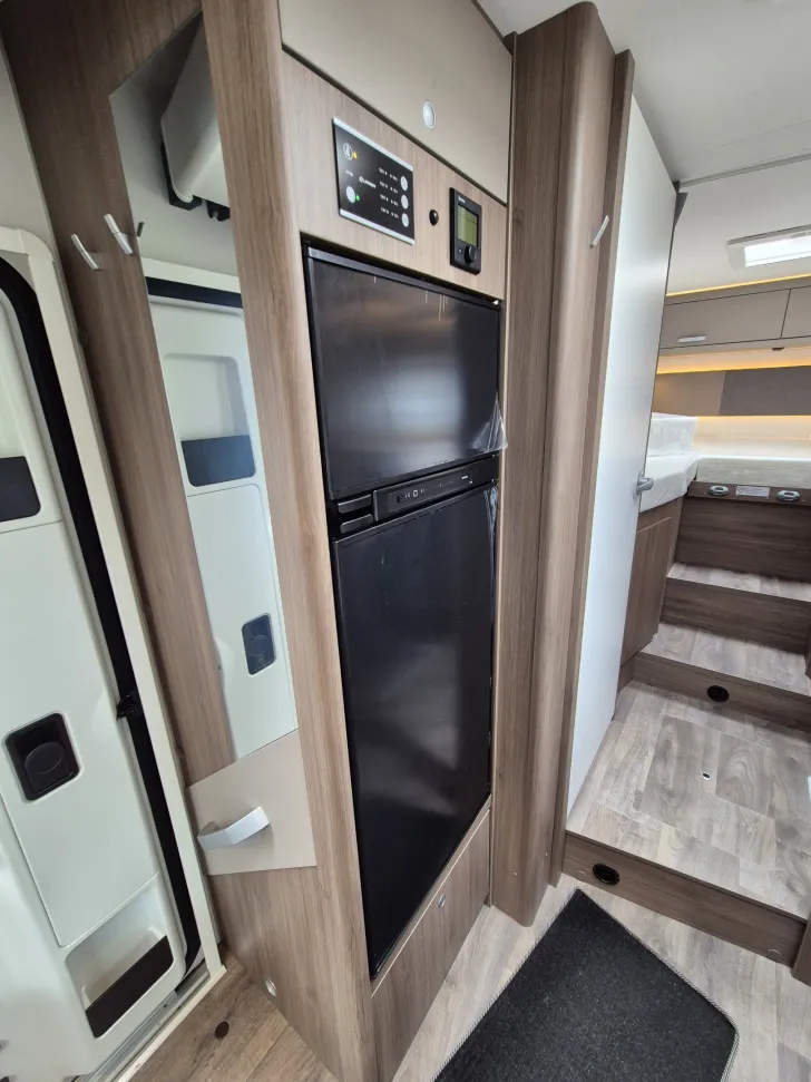 Fahrzeugbild Carado T447 pro+ *Hubbett*Markise*Safety-Paket* #16