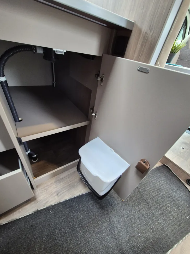 Fahrzeugbild Carado T447 pro+ *Hubbett*Markise*Safety-Paket* #22