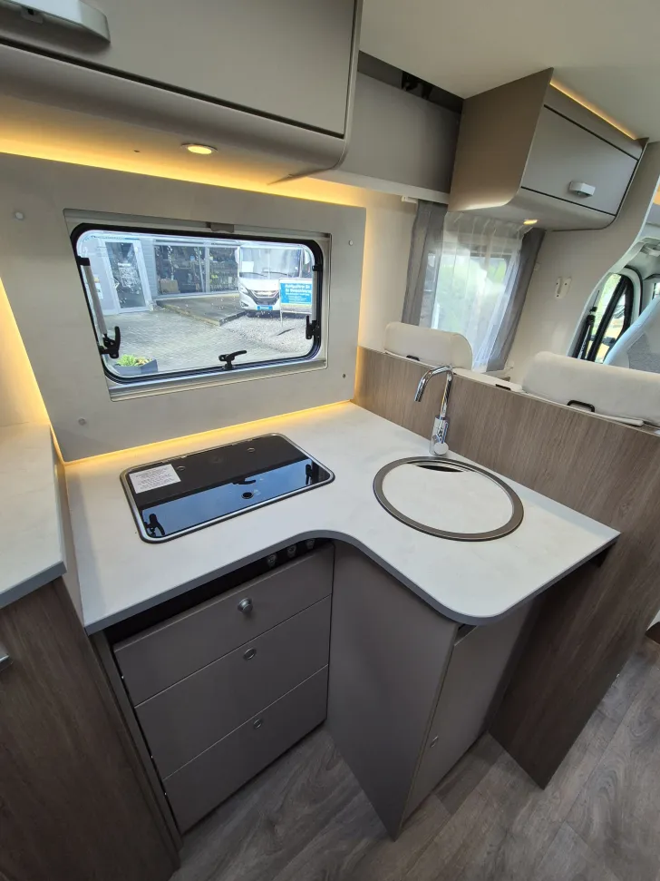 Fahrzeugbild Carado T338 pro+ *LED*Hubbett*Digital-Paket* #24