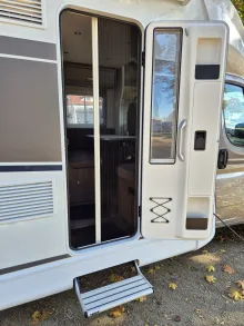 Fahrzeugbild Carado T447 pro+ *Safety-Paket*Hubbett*Holzrost* #7