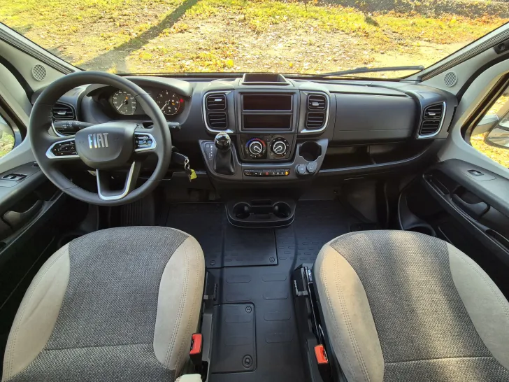 Fahrzeugbild Carado T447 pro+ *Safety-Paket*Hubbett*Holzrost* #8