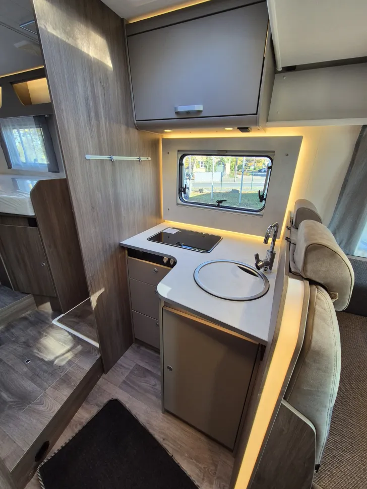 Fahrzeugbild Carado T447 pro+ *Safety-Paket*Hubbett*Holzrost* #17