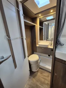 Fahrzeugbild Carado T447 pro+ *Safety-Paket*Hubbett*Holzrost* #25