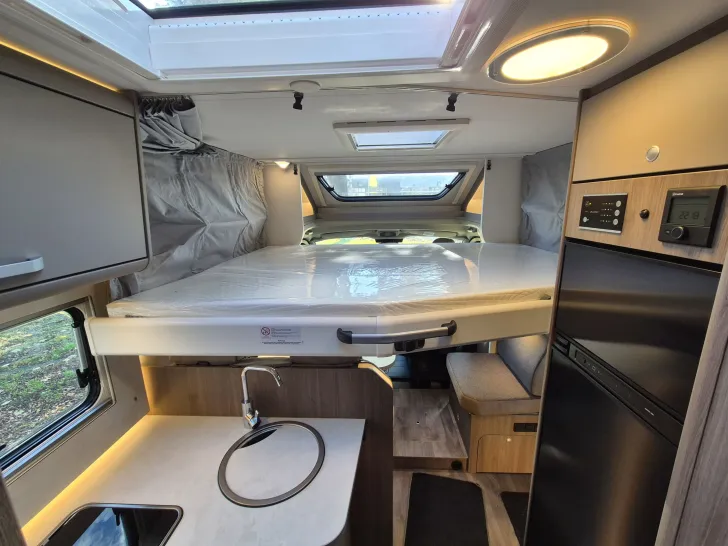 Fahrzeugbild Carado T447 pro+ *Safety-Paket*Hubbett*Holzrost* #32