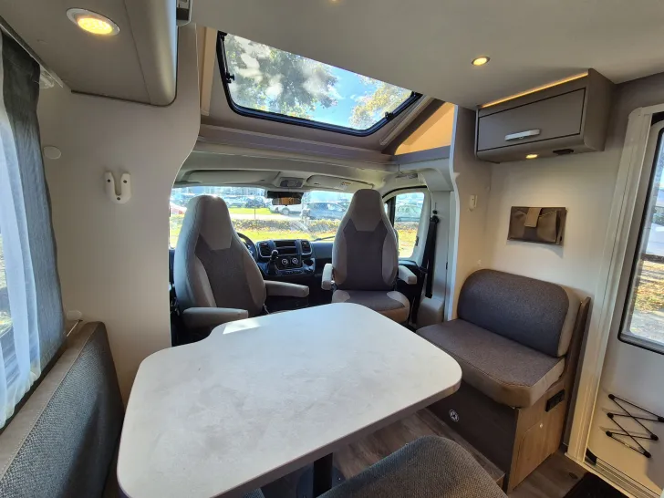 Fahrzeugbild Carado T447 pro+ *Safety-Paket*Hubbett*Holzrost* #35