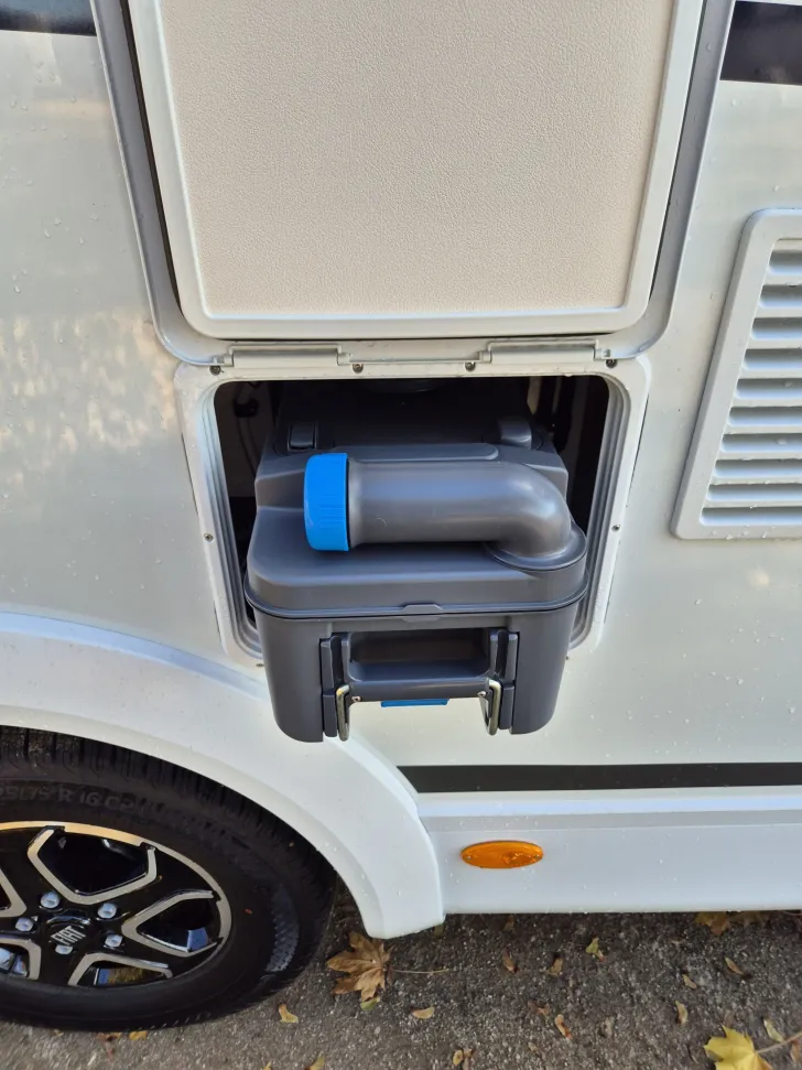 Fahrzeugbild Carado T447 pro+ *Safety-Paket*Hubbett*Holzrost* #36