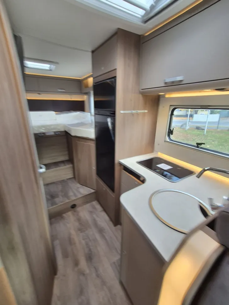 Fahrzeugbild Carado T448 pro+ *5 Sitzplätze*5 Schlafplätze*Hubbett #15