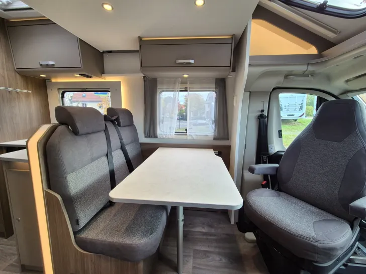 Fahrzeugbild Carado T448 pro+ *5 Sitzplätze*5 Schlafplätze*Hubbett #16
