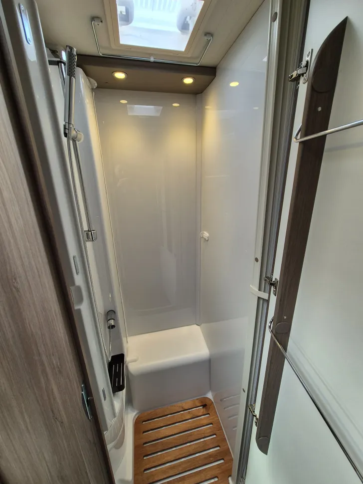 Fahrzeugbild Carado T448 pro+ *5 Sitzplätze*5 Schlafplätze*Hubbett #24