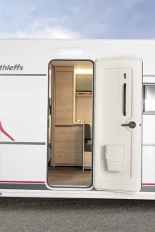 Fahrzeugbild Dethleffs Camper 530 FSK mit Etagenbetten #5