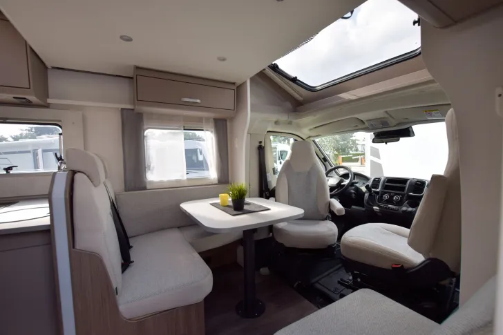 Fahrzeugbild Carado T447 pro+ *Hubbett*TV-Paket*Bettumbau* #10