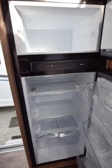 Fahrzeugbild Carado T447 pro+ *Hubbett*TV-Paket*Bettumbau* #13