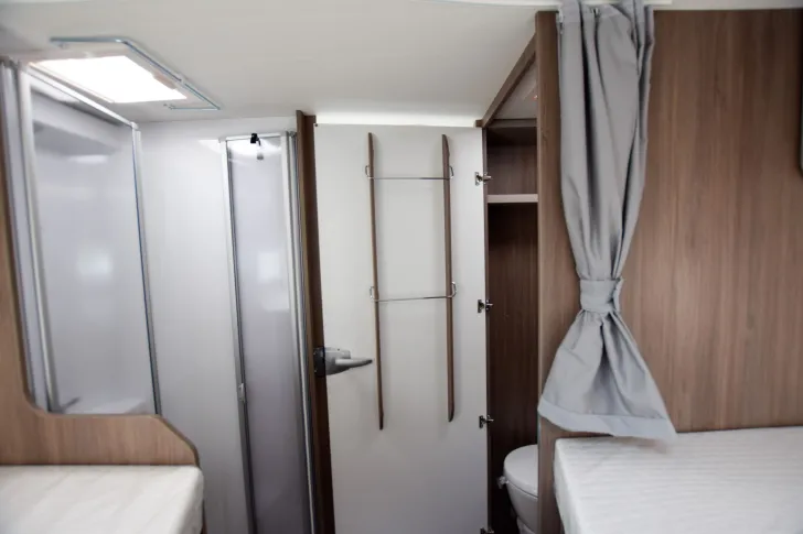 Fahrzeugbild Carado T447 pro+ *Hubbett*TV-Paket*Bettumbau* #21