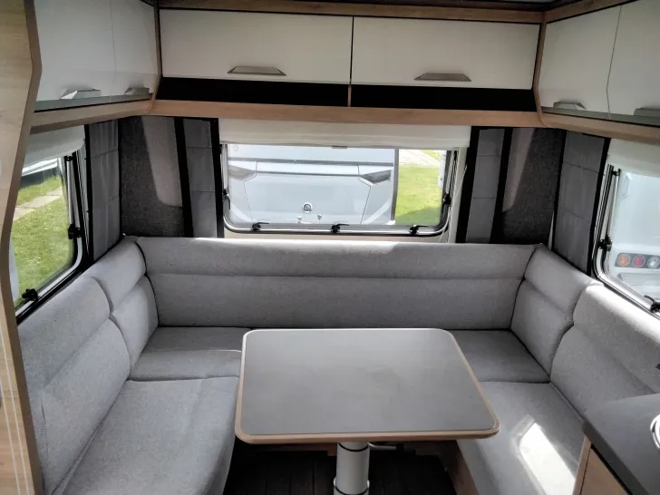 Fahrzeugbild Knaus Südwind 450 FU Black Selection Modell 2026 #5