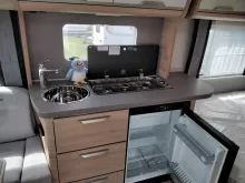 Fahrzeugbild Knaus Südwind 450 FU Black Selection Modell 2026 #9