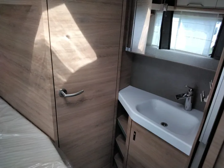 Fahrzeugbild Knaus Südwind 450 FU Black Selection Modell 2026 #10