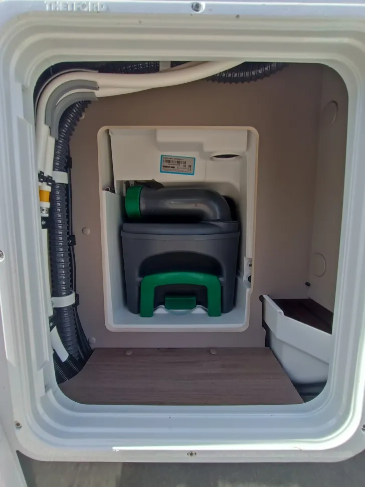 Fahrzeugbild Carado T 135 H 140PS Schalter,Hubbett, Fahrradträger #41