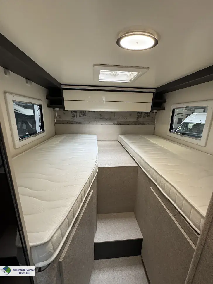 Fahrzeugbild Forster T Coupé 669 EB Coupe Einzelbetten Hubbett #8