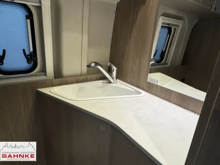 Fahrzeugbild Carado CV 640 PRO+ Dieselheizung/ Markise/ ACC #12