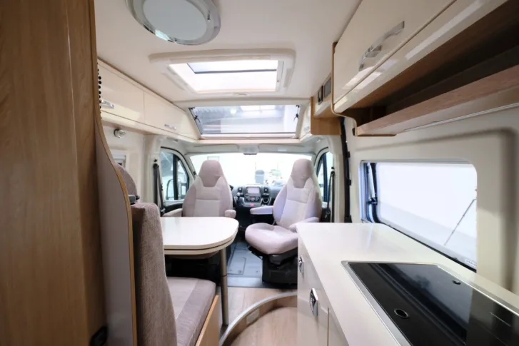 Fahrzeugbild Hobby Vantana K65 ET DeLuxe/Einzelbetten/Klima/SKYROOF #8
