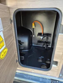 Fahrzeugbild Carado CV640 PRO+ Aufstelldach*Schwenkbad* #8