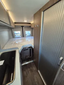 Fahrzeugbild Carado CV640 PRO+ Aufstelldach*Schwenkbad* #21