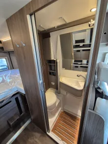 Fahrzeugbild Carado CV640 PRO+ Aufstelldach*Schwenkbad* #22