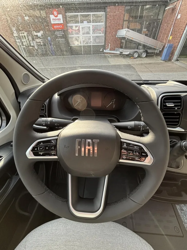 Fahrzeugbild LMC Cruiser 750 EL #11