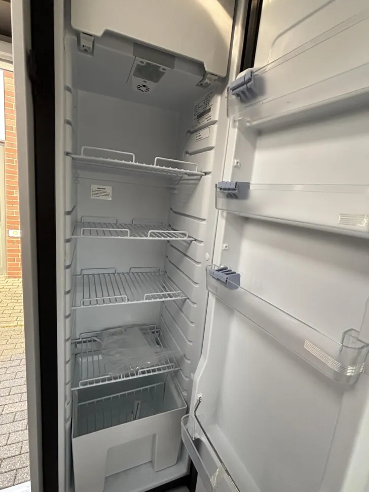 Fahrzeugbild LMC Cruiser 750 EL #13