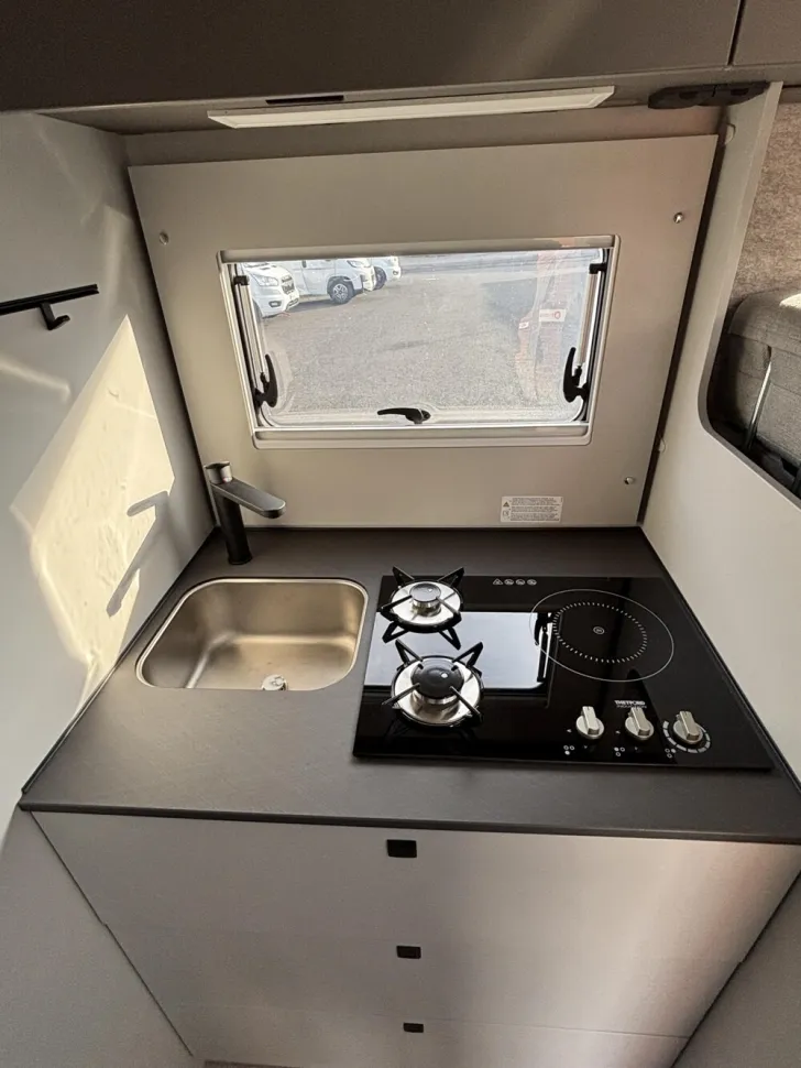 Fahrzeugbild LMC Cruiser 750 EL #14