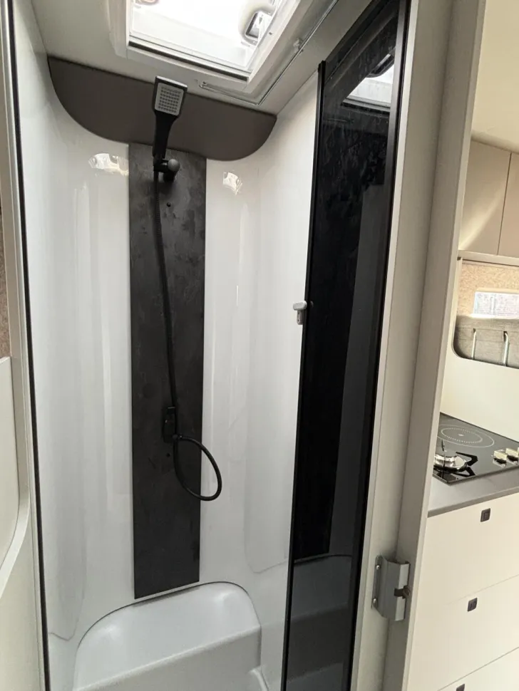 Fahrzeugbild LMC Cruiser 750 EL #17