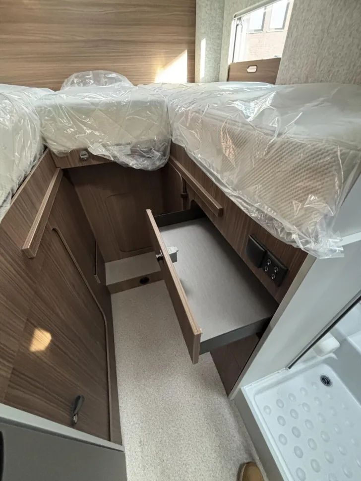 Fahrzeugbild LMC Cruiser 750 EL #21