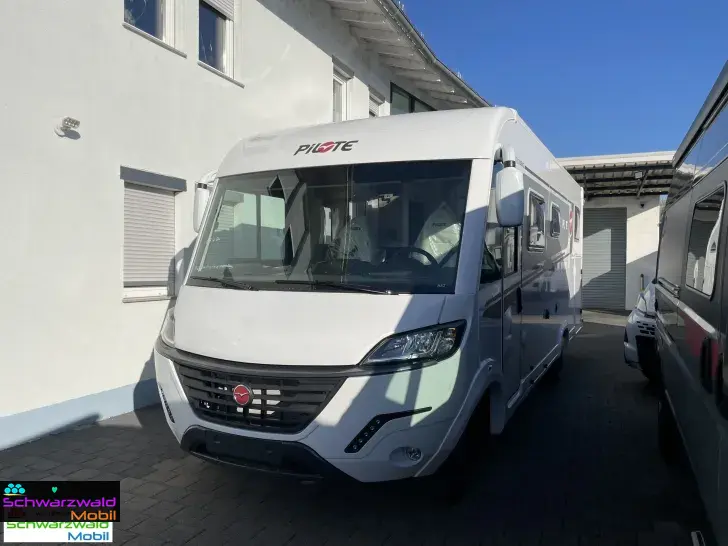 Fahrzeugbild Pilote G740GJ Evidence 5.Sitz 4,4T 180 PS 6EH uvm #1