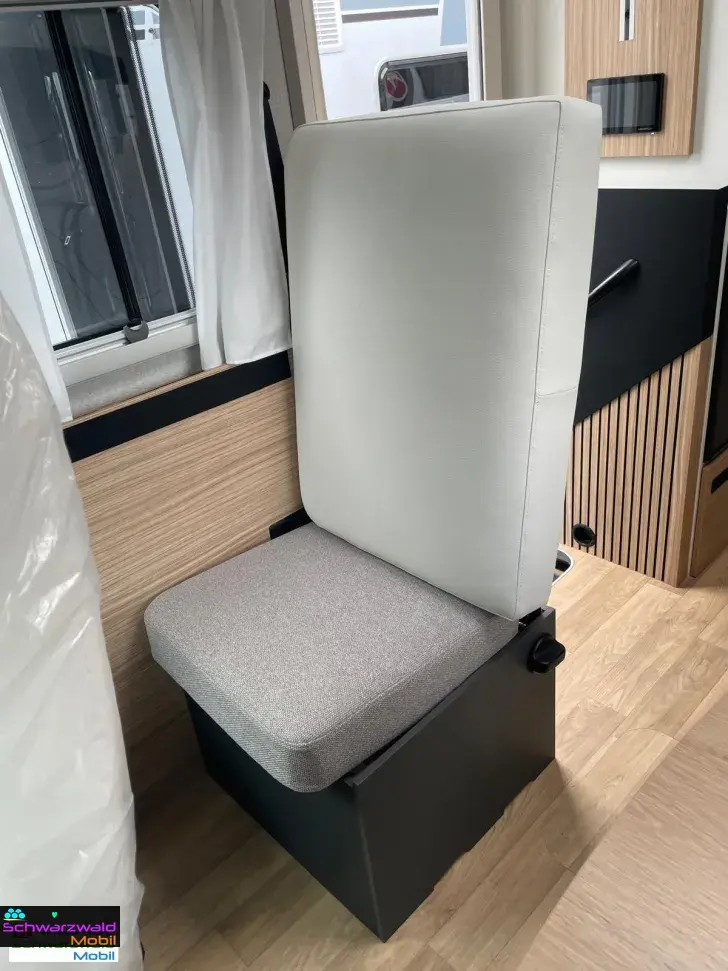 Fahrzeugbild Pilote G740GJ Evidence 5.Sitz 4,4T 180 PS 6EH uvm #13