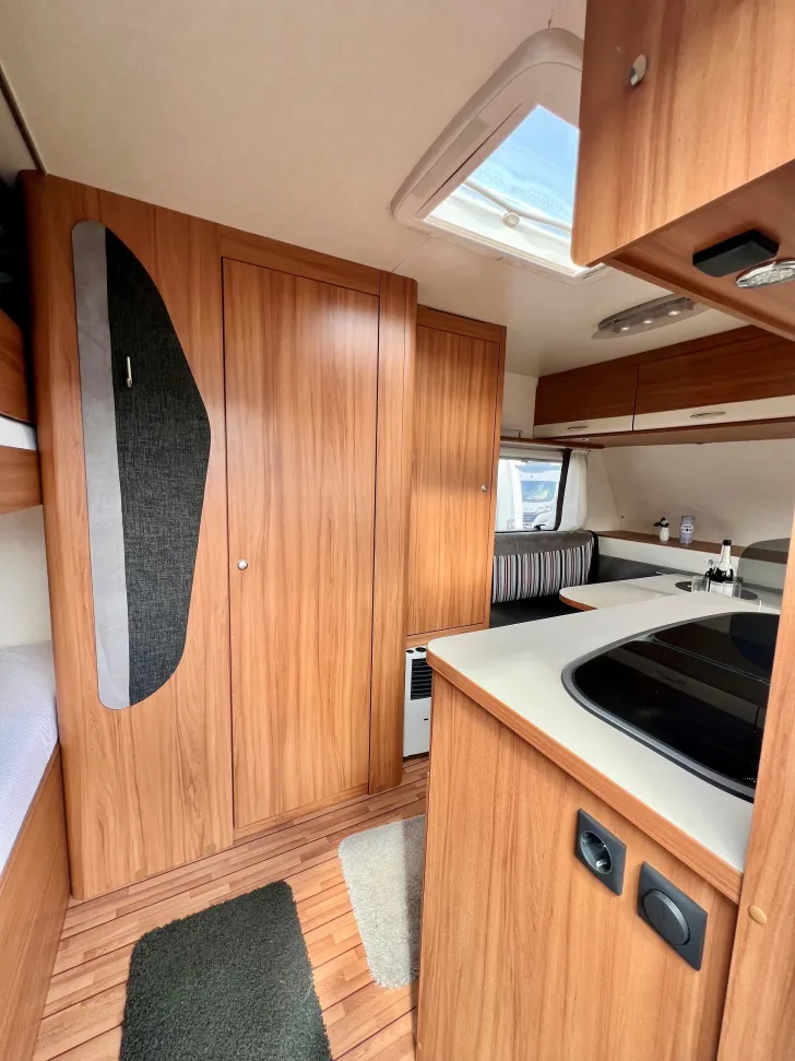 Fahrzeugbild Weinsberg CaraOne 400 LK mit Vorzelt #7