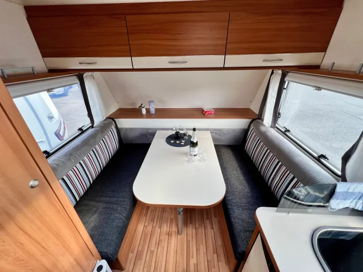 Fahrzeugbild Weinsberg CaraOne 400 LK mit Vorzelt #11
