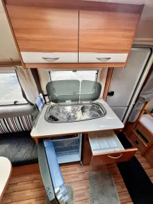 Fahrzeugbild Weinsberg CaraOne 400 LK mit Vorzelt #13