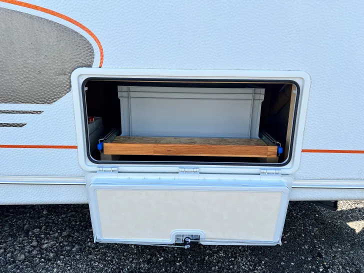 Fahrzeugbild Weinsberg CaraOne 400 LK mit Vorzelt #21