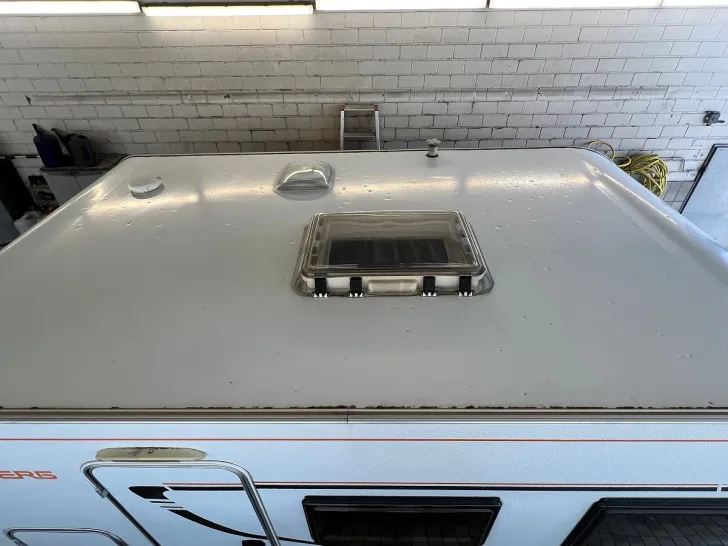 Fahrzeugbild Weinsberg CaraOne 400 LK mit Vorzelt #23