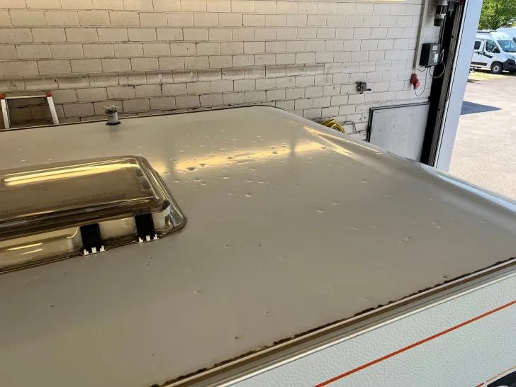 Fahrzeugbild Weinsberg CaraOne 400 LK mit Vorzelt #24
