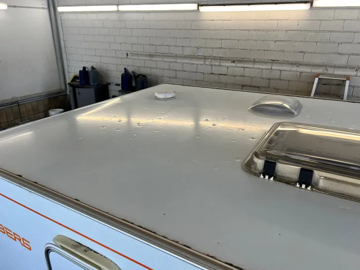 Fahrzeugbild Weinsberg CaraOne 400 LK mit Vorzelt #25