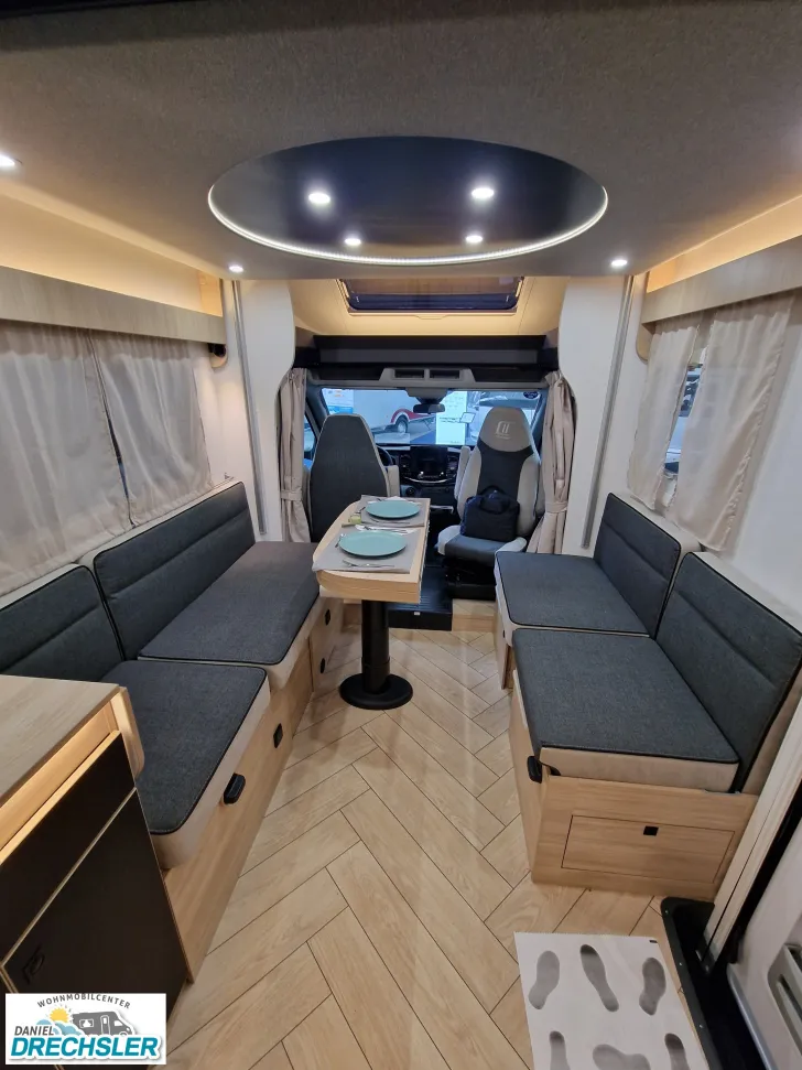 Fahrzeugbild Challenger 260 Graphite Edition #4